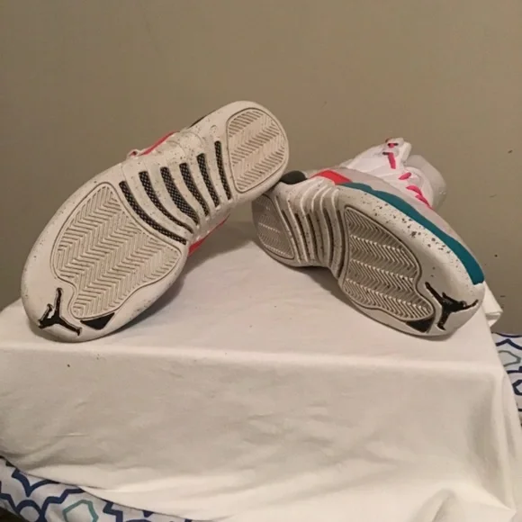 🔥😎JORDAN, unisex, size 5Y, new condition, see photos, these are immaculate 🔥
